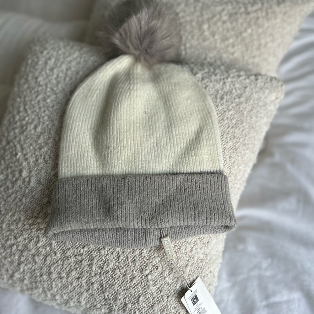 NWT Charlie Paige Faux Fur Pom Pom Hat/Beanie
